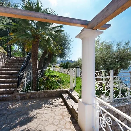 Belvedere Stunning Sea View * Нерано